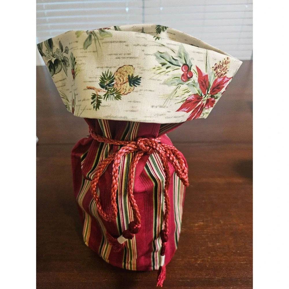 Longaberger Holiday Botanical Fabric Wine Spirits Gift Bag Holder Set of 2